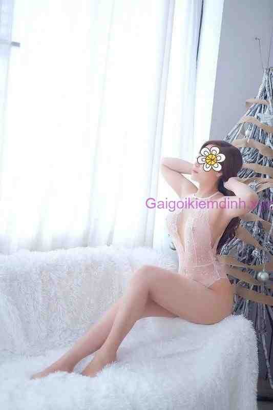 Quỳnh Anh-Cô Bé Có Nụ Cười Lấn Át Lý Trí Checker