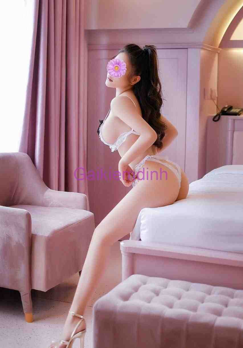 Gái Gọi Cầu Giấy: Bé Thảo – Ngực Đẹp Body Hấp Dẫn Làm Tình Chuyên Nghiệp