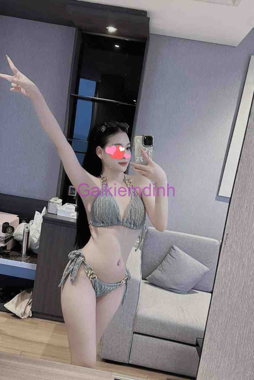 Khám Phá Sự Quyến Rũ Của Tuyết Nhi Sexy Xinh – Body Ngon
