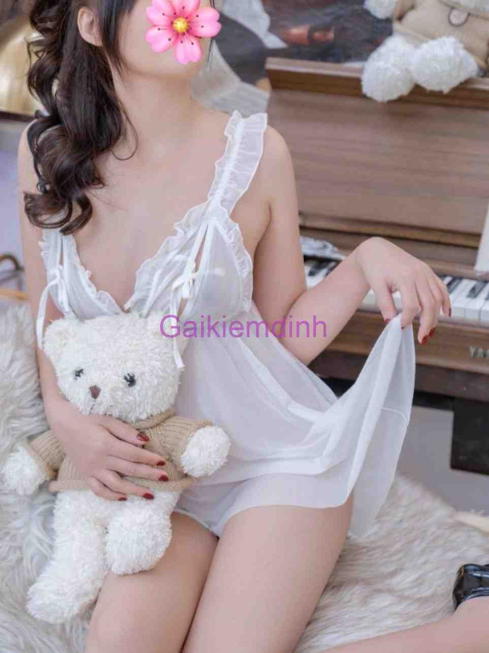 Trâm Anh – Gái Gọi Xinh Linh Trung Thủ Đức Ngon Mơn Mỡn
