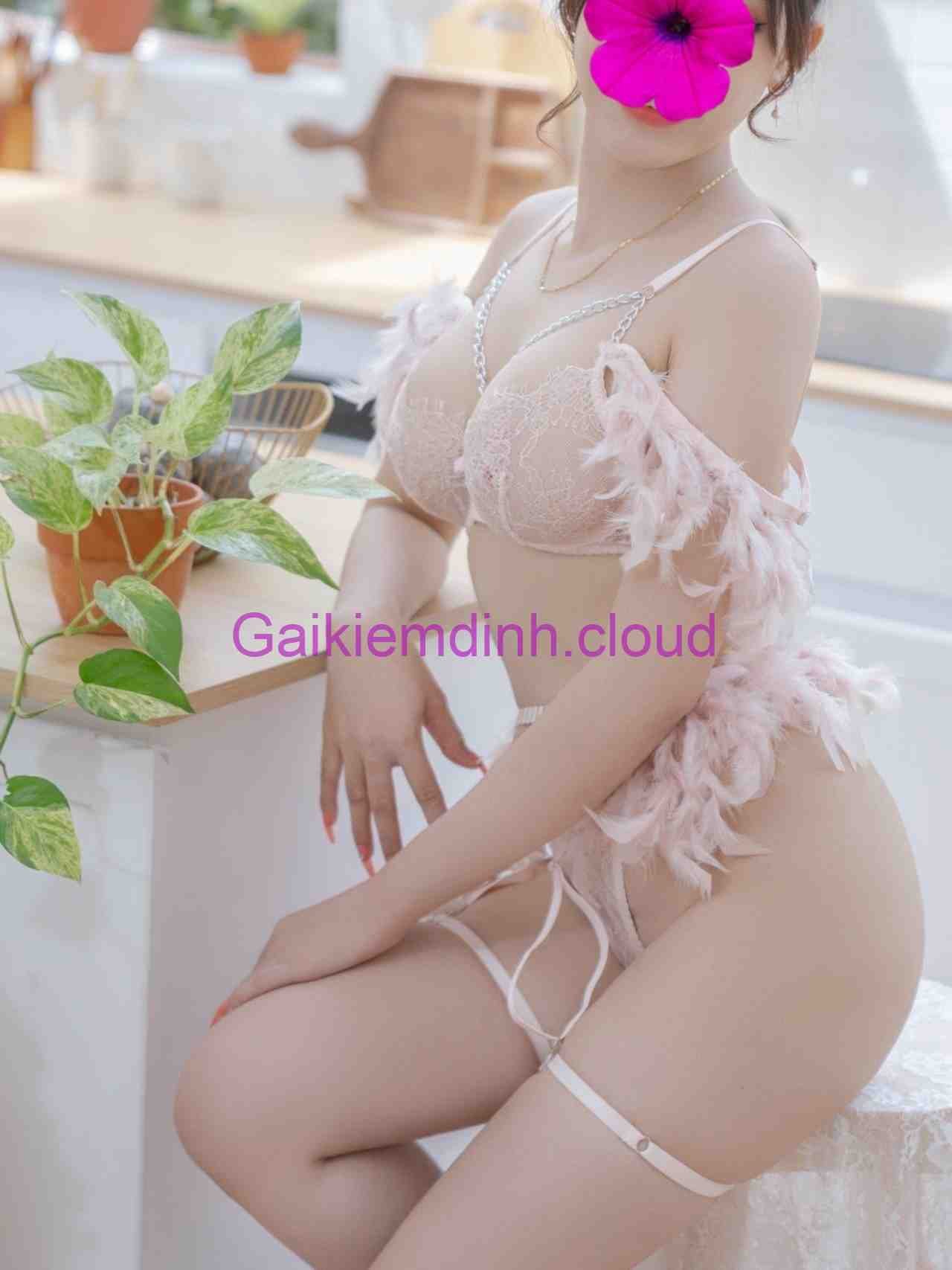 Ngọc Ly Em Gái xinh tươi nhìn là muốn yêu ngay – Gái gọi TP Huế