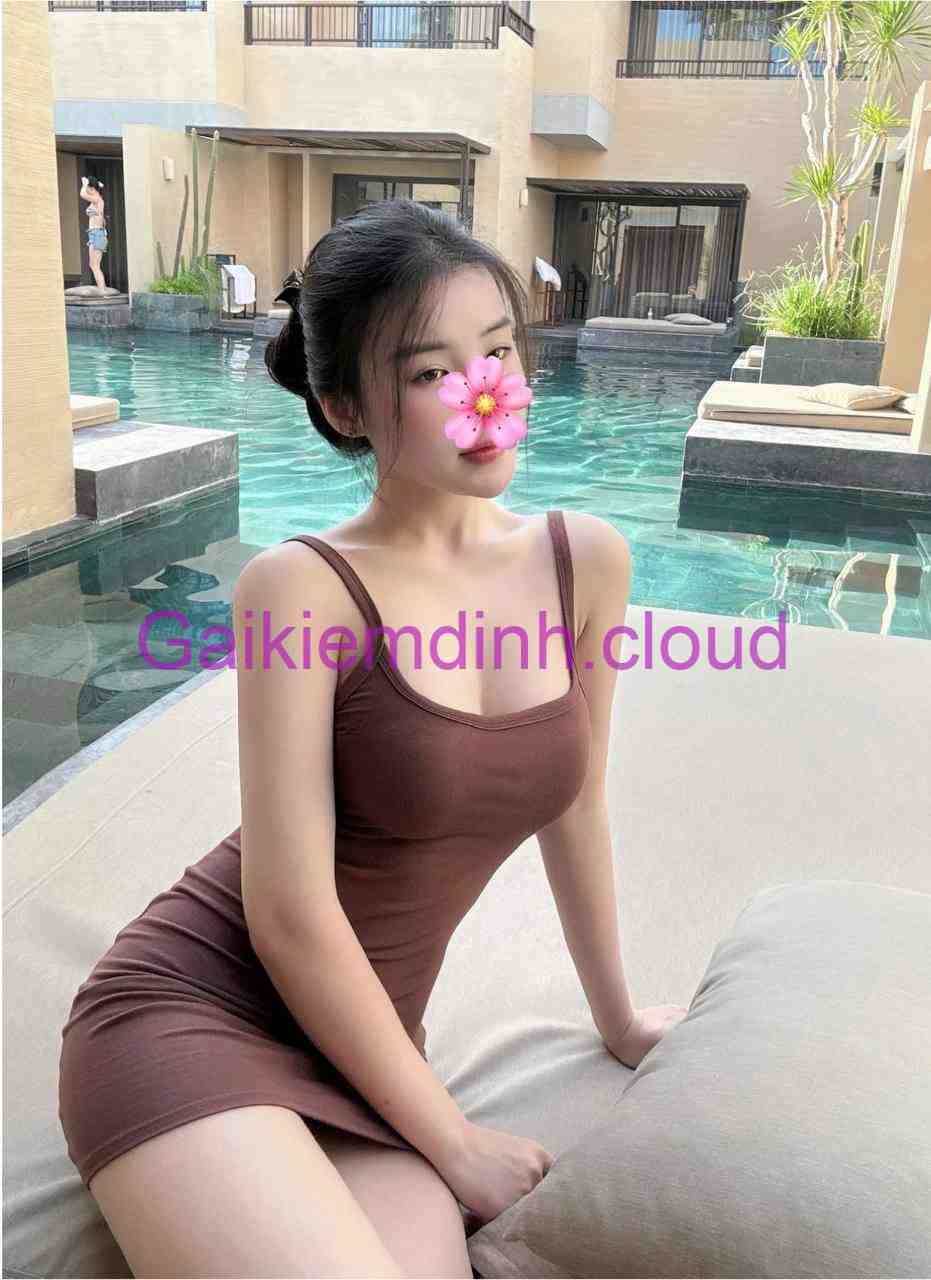 Ngọc Hân – Gái Gọi Cao Cấp – Cô Bé Miền Trung Nóng Bỏng Rực Lửa