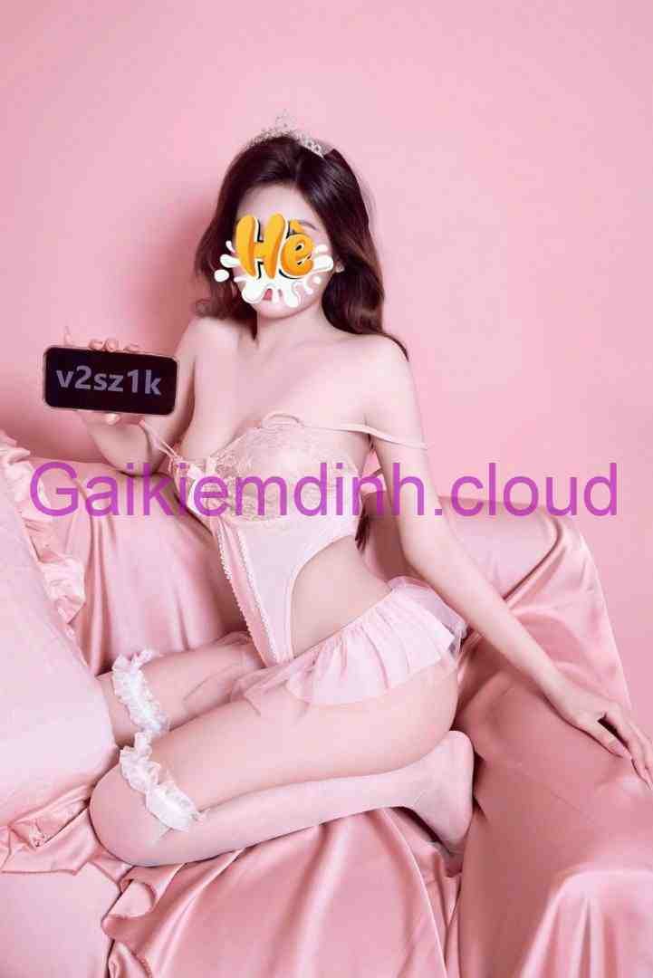 Huyền Trang 2k2 – Em Gái Ngọt Ngào, Dâm Đãng Quyến Rũ tại Gái Gọi Cần Thơ Cao Cấp