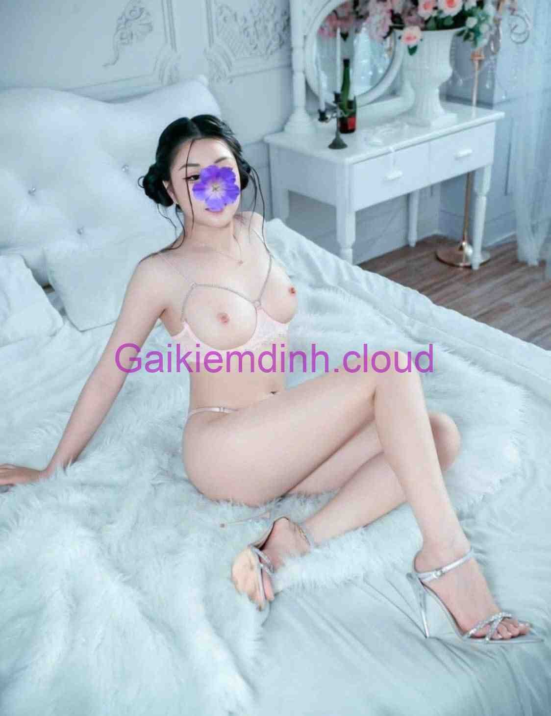 Lan Ngọc Em Gái Dâm Chiều Khách Hàng Chuẩn Kỹ Năng Làm Tình Chuẩn Ngon