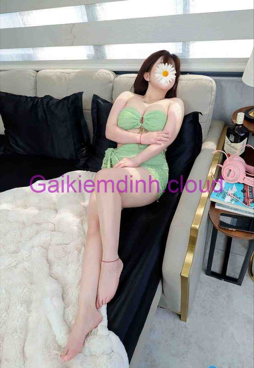 Linh Chi – gái gọi giá rẻ phan thiết xinh đẹp đáng yêu, kỷ năng làm tình đỉnh cao