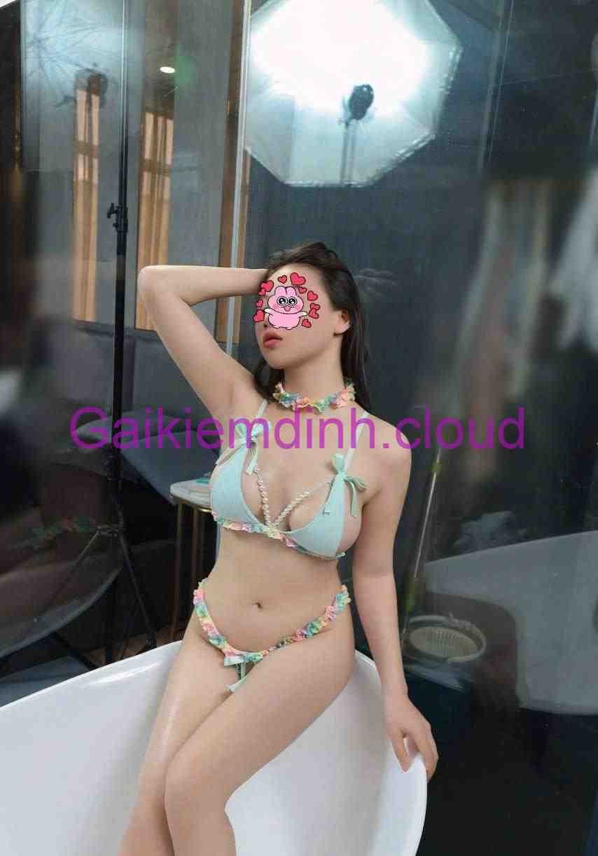Gái Gọi TP Qui Nhơn: Linh Chi – Gái Xinh Nhí Nhảnh, Body Mảnh Mai, Giá Rẻ Nhiệt Tình